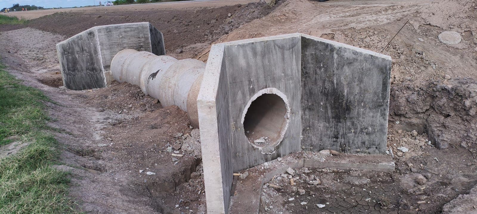 Alcantarillas construidas por Konstrudesch en la Ruta Provincial 14, Miguel Torres, Santa Fe