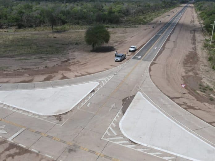 Pavimento de hormigón en la Ruta Nacional 174, acceso a Victoria, Entre Ríos, por Konstrudesch