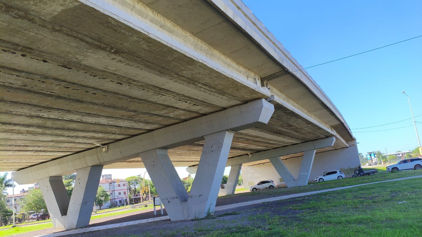 Puente sobre la Avenida Circunvalación de la ciudad de Formosa construido por Konstrudesch